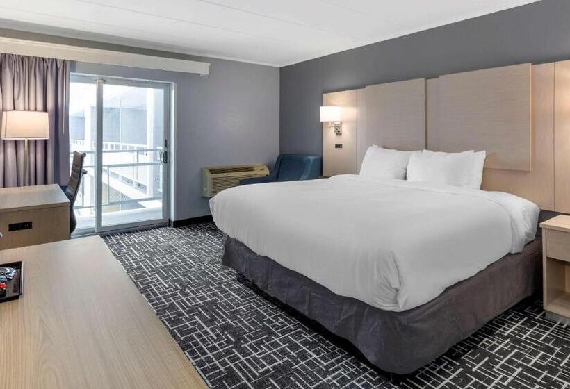 장애인을 위한 킹사이즈 침대 스탠다드 룸, Comfort Inn Hyannis  Cape Cod