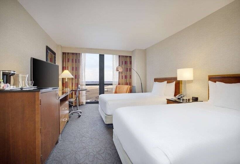带2个双人床的标准工作室, Hilton Chicago O'Hare Airport