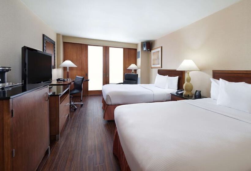 带2个双人床的标准工作室, Hilton Chicago O'Hare Airport