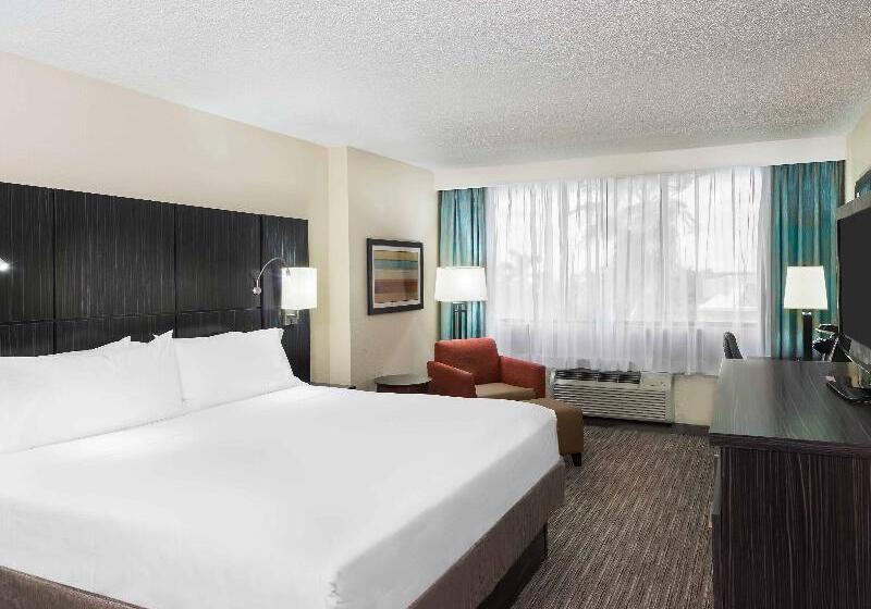 스위트 킹사이즈 침대, Holiday Inn Express Hotel & Suites Ft. Lauderdale Plantation, An Ihg