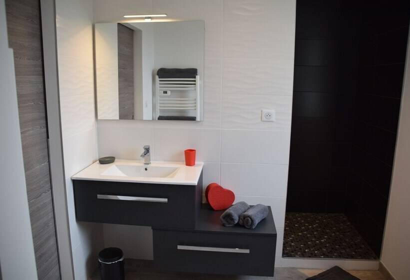 اتاق استاندارد, La Villa 13&15