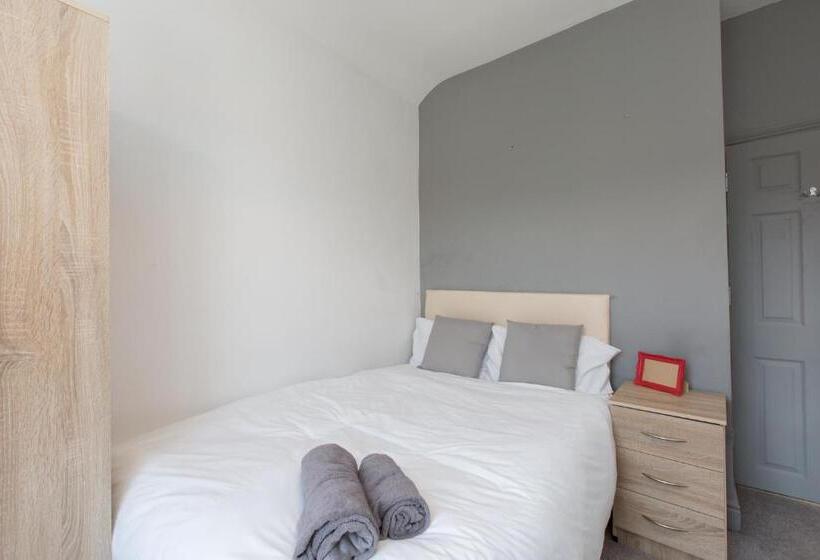 اتاق استاندارد با سرویس بهداشتی مشترک, Townhouse @ Electricity Street Crewe