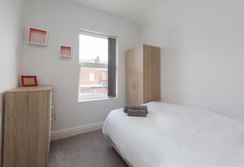اتاق استاندارد با سرویس بهداشتی مشترک, Townhouse @ Electricity Street Crewe