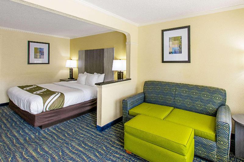 חדר סטנדרט עם מיטת קינג, Quality Inn & Suites Florence Civic Center