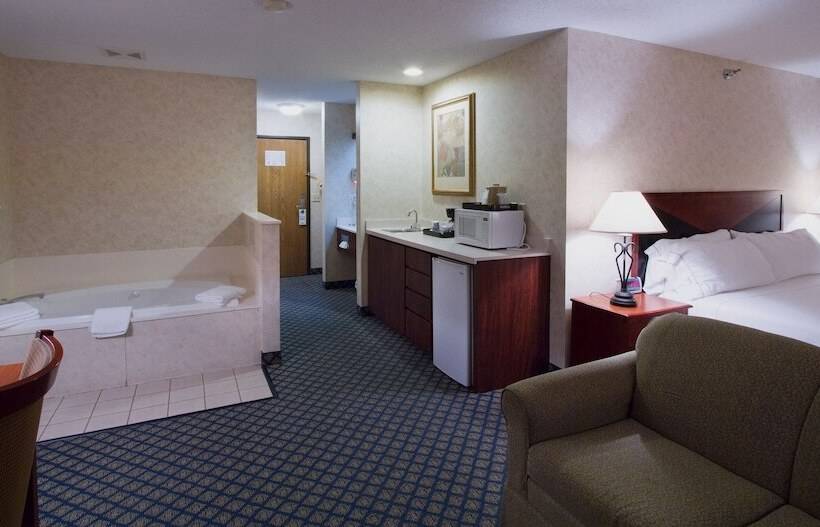 سوییت لوکس, Miles City Hotel & Suites
