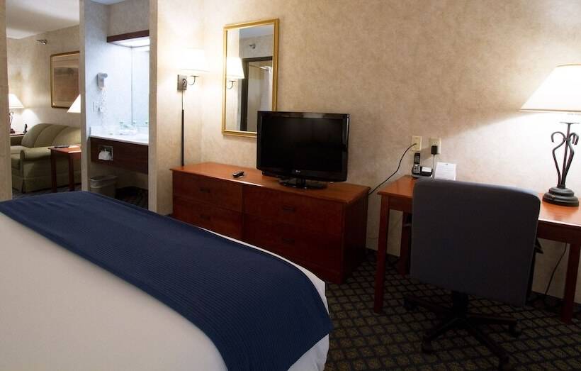 سوییت لوکس, Miles City Hotel & Suites