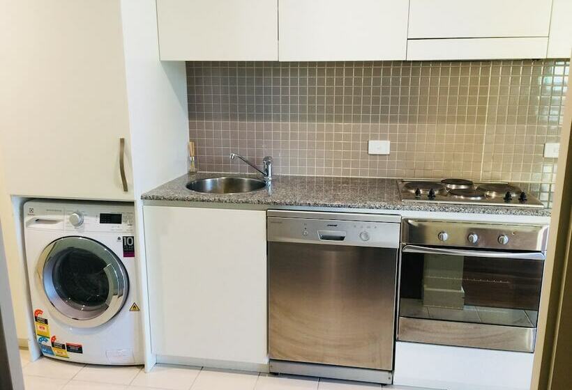 آپارتمان مدیریتی 2 خوابه, Accommodate Sa