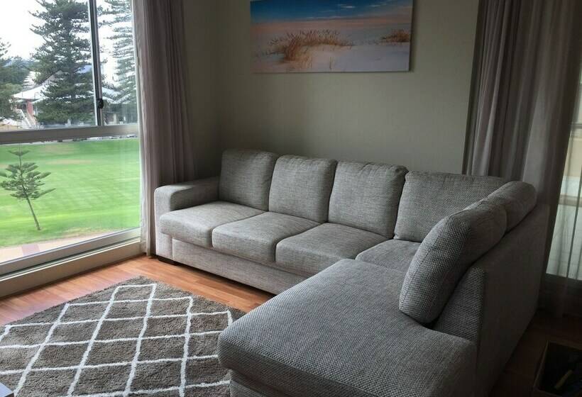 آپارتمان مدیریتی 2 خوابه, Accommodate Sa