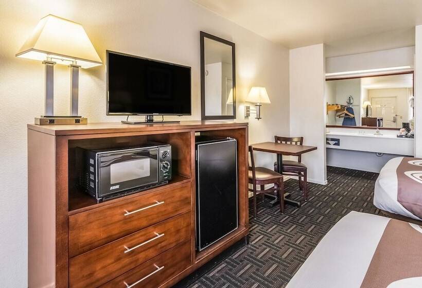 Quarto Estandar 2 Camas Casal, Quality Inn Fresno Near University