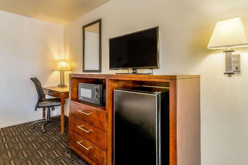 Quarto Estandar Cama King, Quality Inn Fresno Near University