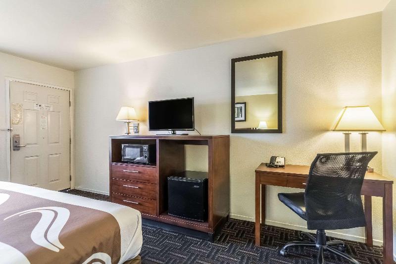 Quarto Estandar Cama King, Quality Inn Fresno Near University