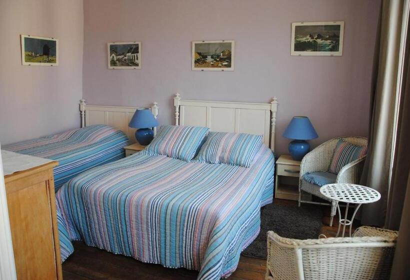 Номер Стандарт Трехместный, Chambres Chez Mounie