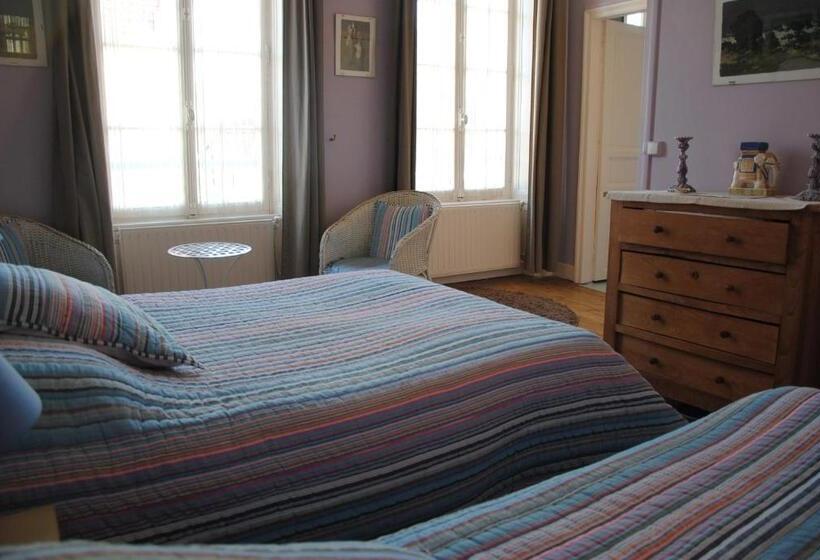 标准三人间, Chambres Chez Mounie