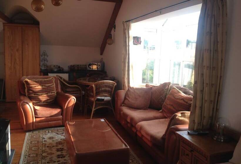 带1个卧室的带海景的公寓, The Moorings B&b