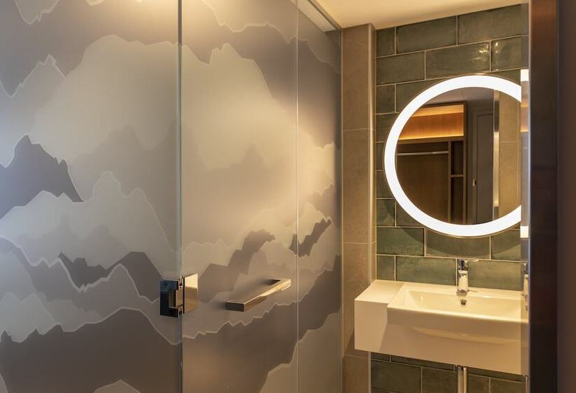 스탠다드 룸 더블 침대 2개, Holiday Inn Express & Suites Queenstown, An Ihg