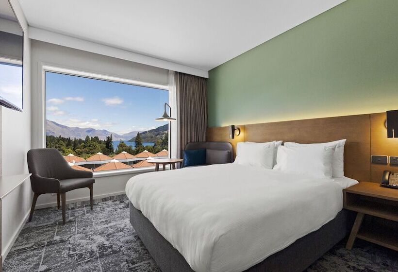 스탠다드 룸 더블 침대, Holiday Inn Express & Suites Queenstown, An Ihg