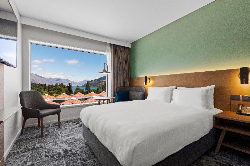 스탠다드 룸 산 전망, Holiday Inn Express & Suites Queenstown, An Ihg