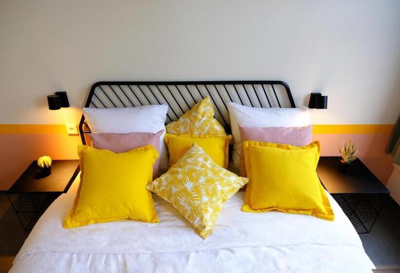 디럭스 룸, Pink Flamingo Boutique Hostel