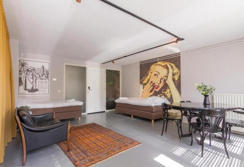 클래식 4인 룸, Pink Flamingo Boutique Hostel