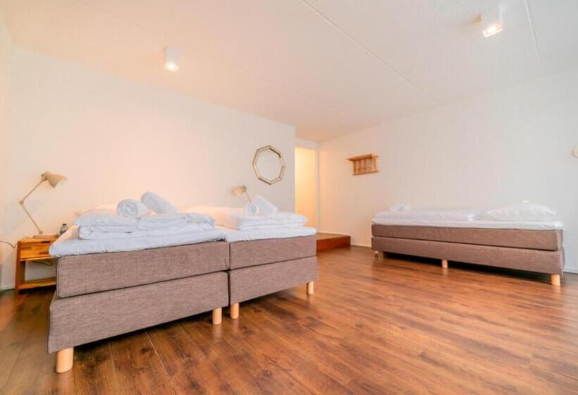 컴포트 트리플 룸, Pink Flamingo Boutique Hostel