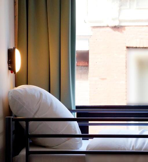 공동 객실, Pink Flamingo Boutique Hostel