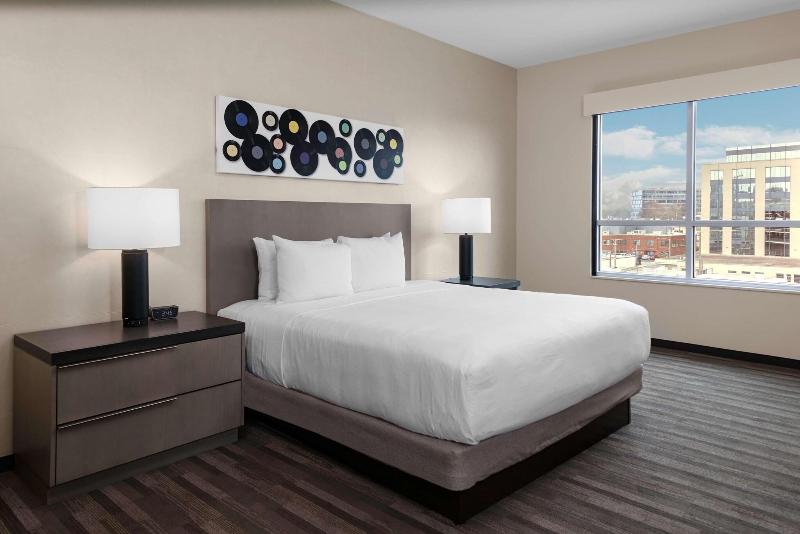 Suite King Size Bed, Hyatt House Nashville Downtown Convention Center