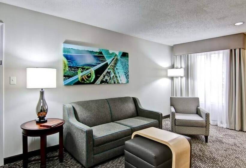 Suite, Poplar Inn And Suites