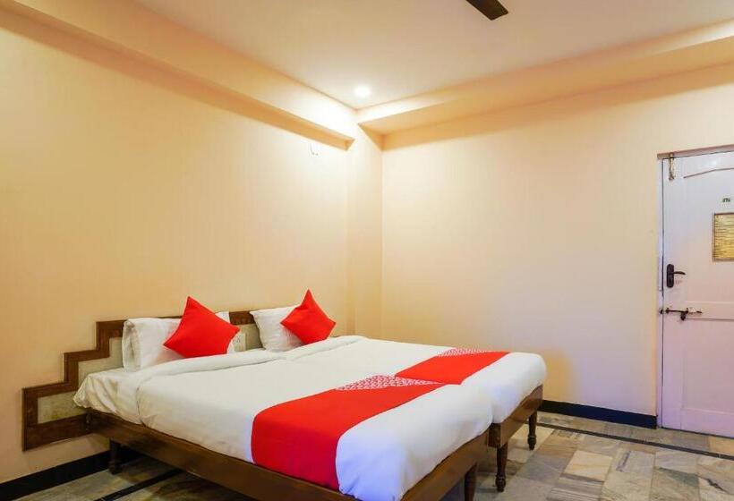 豪华三人间, Super Hotel O Raja Residency Near Snow World