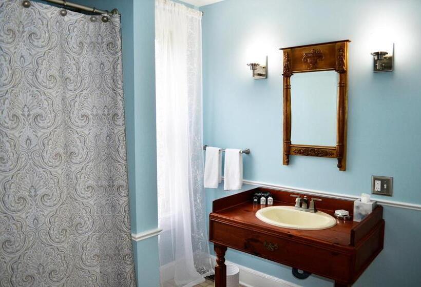 Трехместный Номер Deluxe, John Henry Bed & Breakfast