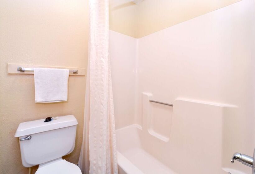 Номер Стандарт 2 Двуспальные Кровати, Americas Best Value Inn Monroeville