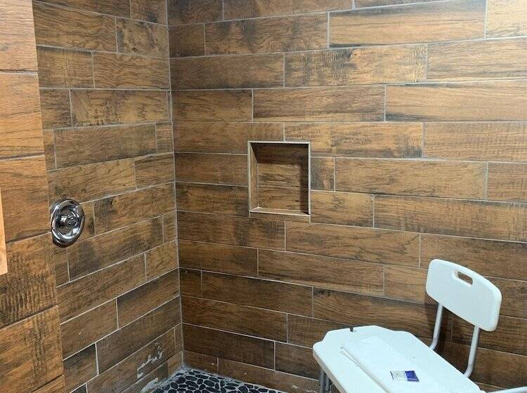 스탠다드 룸 더블 침대, Americas Best Value Inn Wall