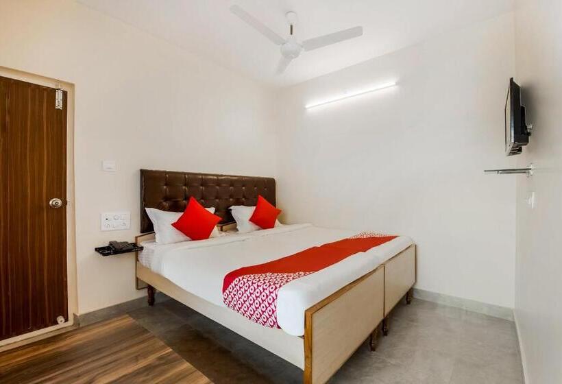 اتاق لوکس سه تخته, G P Residency By Oyo Rooms