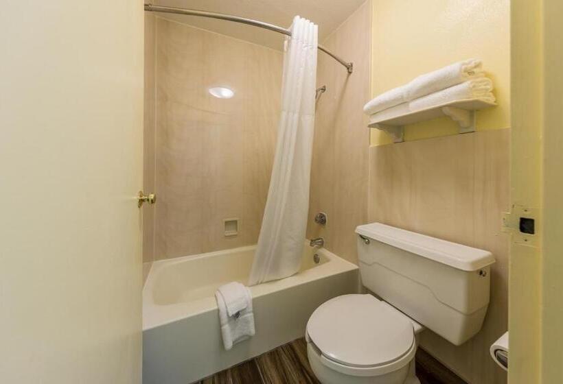 스탠다드 룸 더블 침대 2개, Quality Inn Clemson Near University