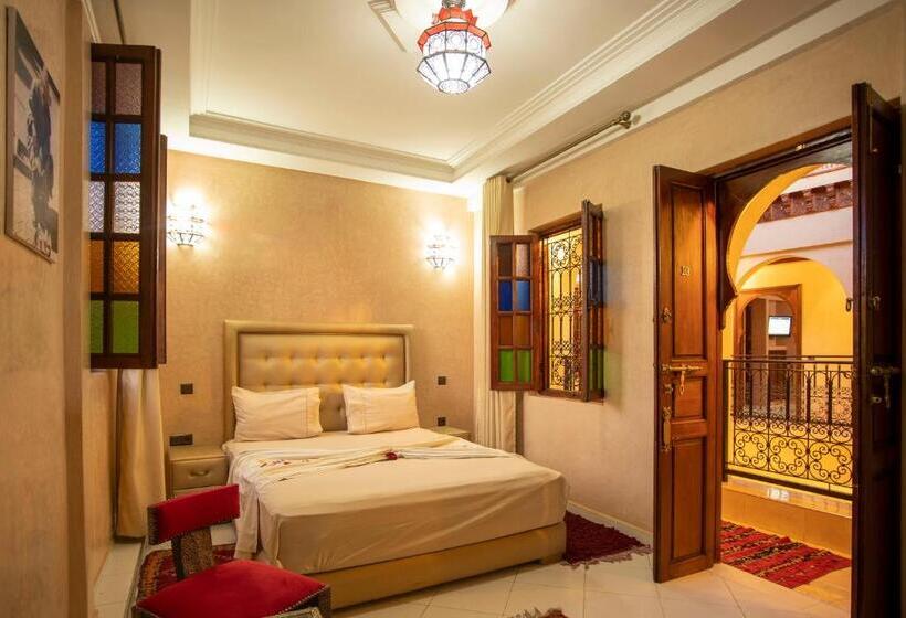 اتاق لوکس, Riad Aymane