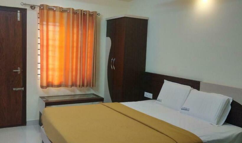 اتاق لوکس با بالکن, Joldal Residency