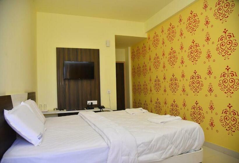 اتاق لوکس با بالکن, Joldal Residency