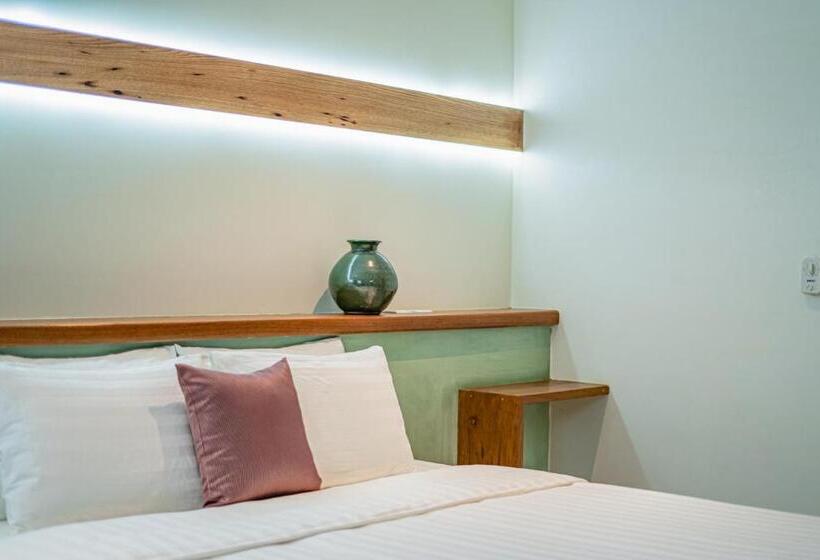 اتاق استاندارد با چشم‌انداز دریاچه, Peam Snea Resort