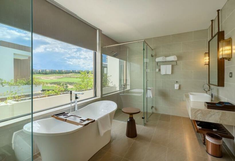 ویلای 4 خوابه, Wyndham Grand Kn Paradise Cam Ranh
