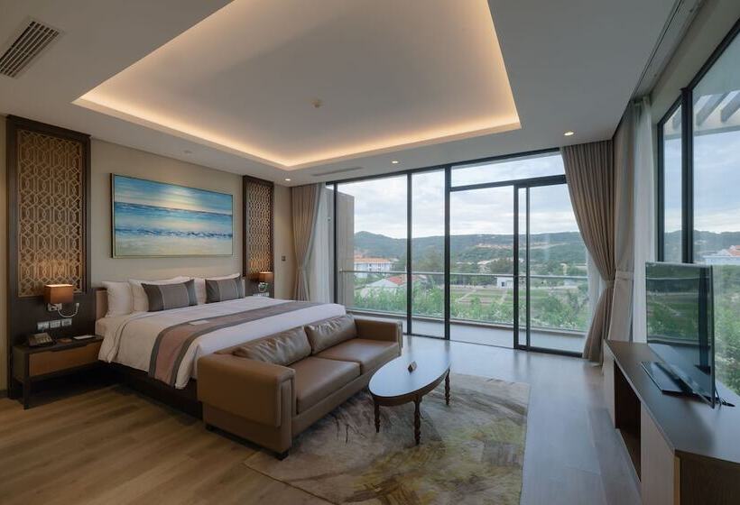ویلای 3 خوابه, Wyndham Grand Kn Paradise Cam Ranh