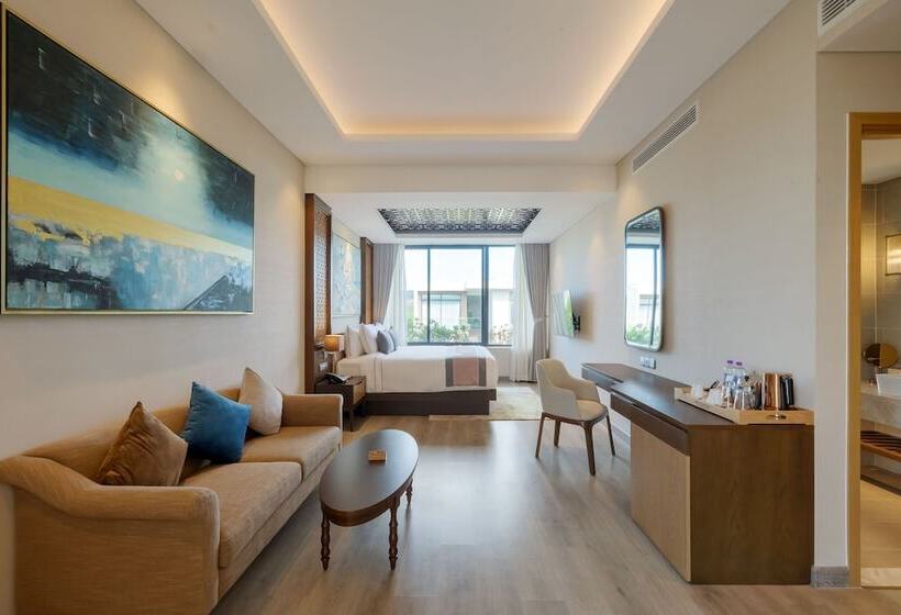 ویلای 4 خوابه, Wyndham Grand Kn Paradise Cam Ranh