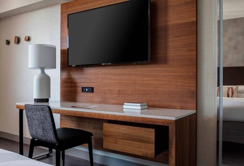 اتاق استاندارد با 2 تخت دوبل, New York Laguardia Airport Marriott