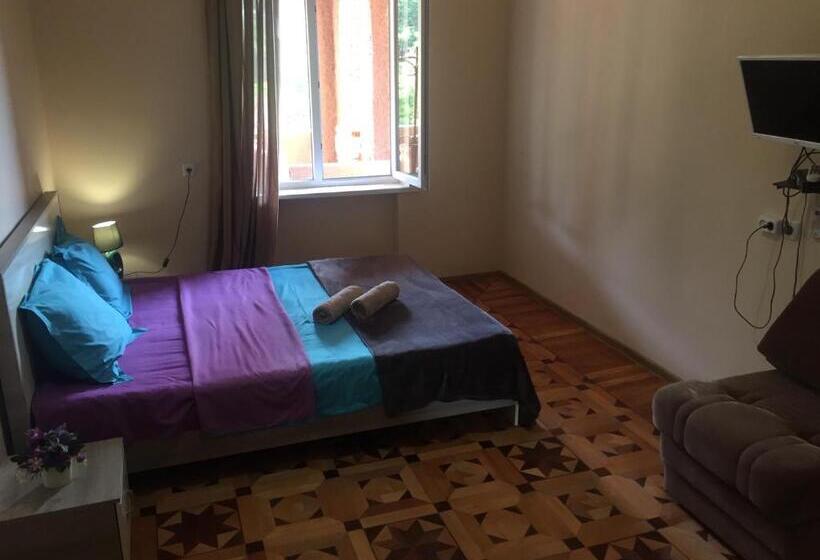 اتاق خانوادگی, Guest House Marani