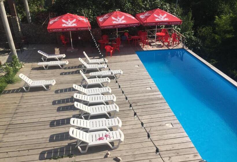 اتاق خانوادگی, Guest House Marani
