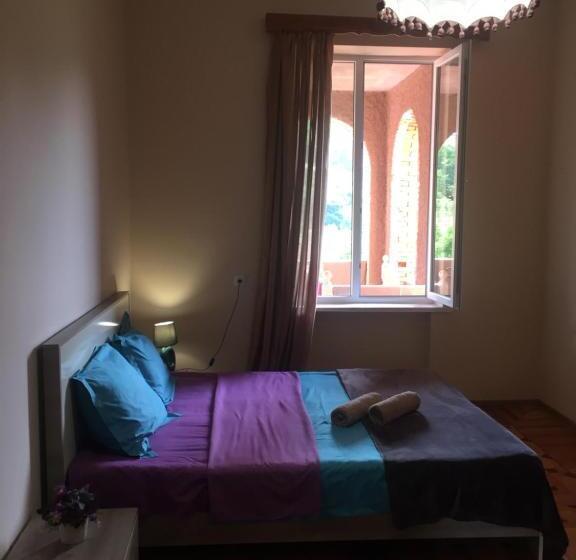 اتاق خانوادگی, Guest House Marani