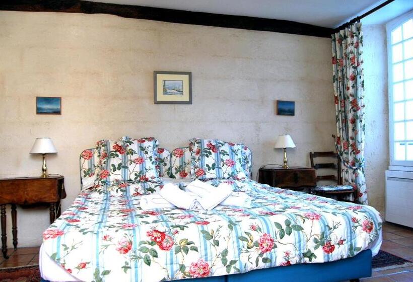 Номер Стандарт Вид на Сад, Logis De Chenac   Chambres Et Table D Hôtes