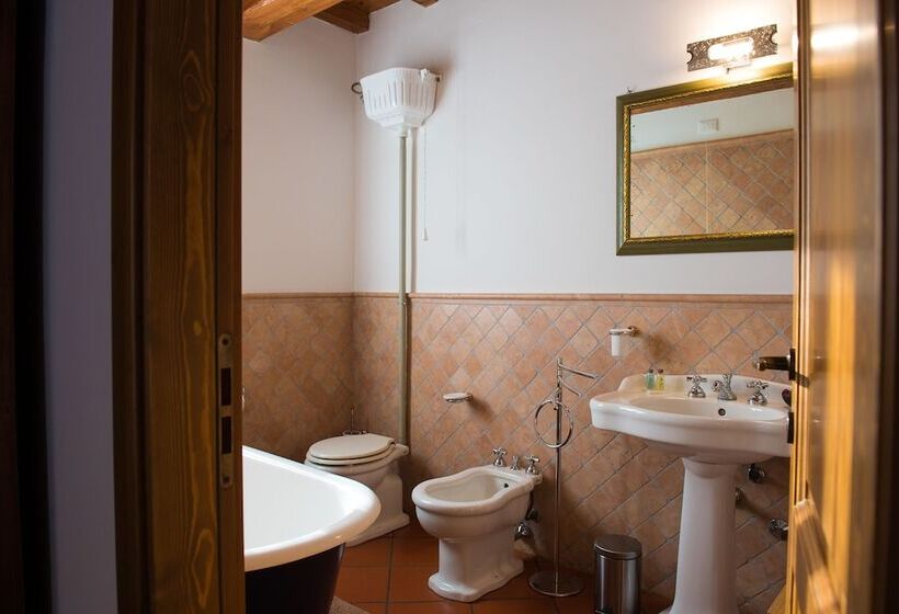 스탠다드 룸, B&b I Pini Di Storaco