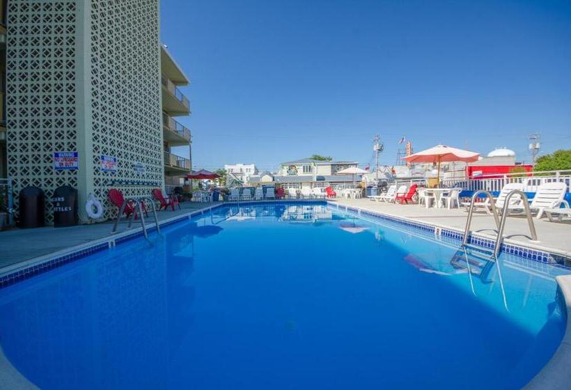 اتاق راحتی سه تخته, Landmark Motel