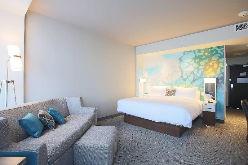 キングサイズベッドのスタンダードルーム, Courtyard By Marriott Montreal Brossard