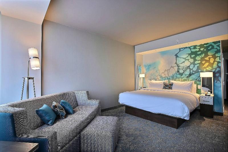 キングサイズベッドのエクゼクティブルーム, Courtyard By Marriott Montreal Brossard