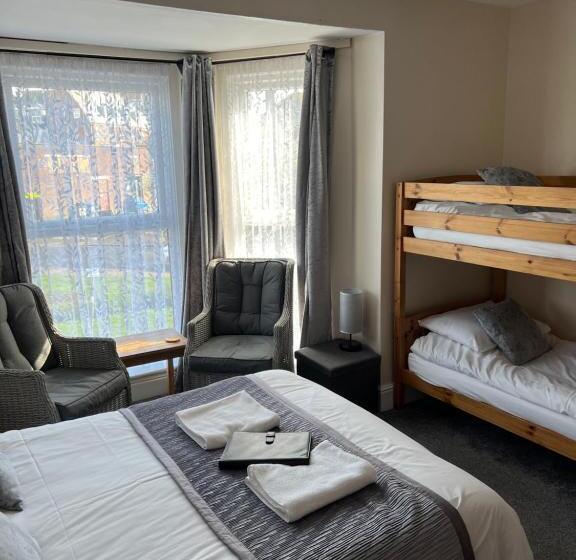 Семейный Номер Вид на Море, Willows Guest House